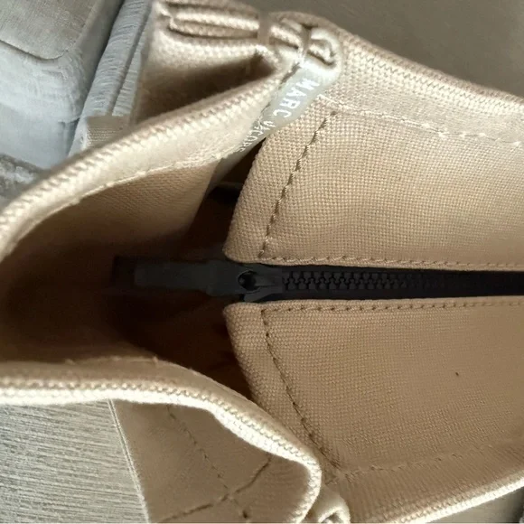 Marc Jacobs Tan Tote Bag - Picture 6 of 6